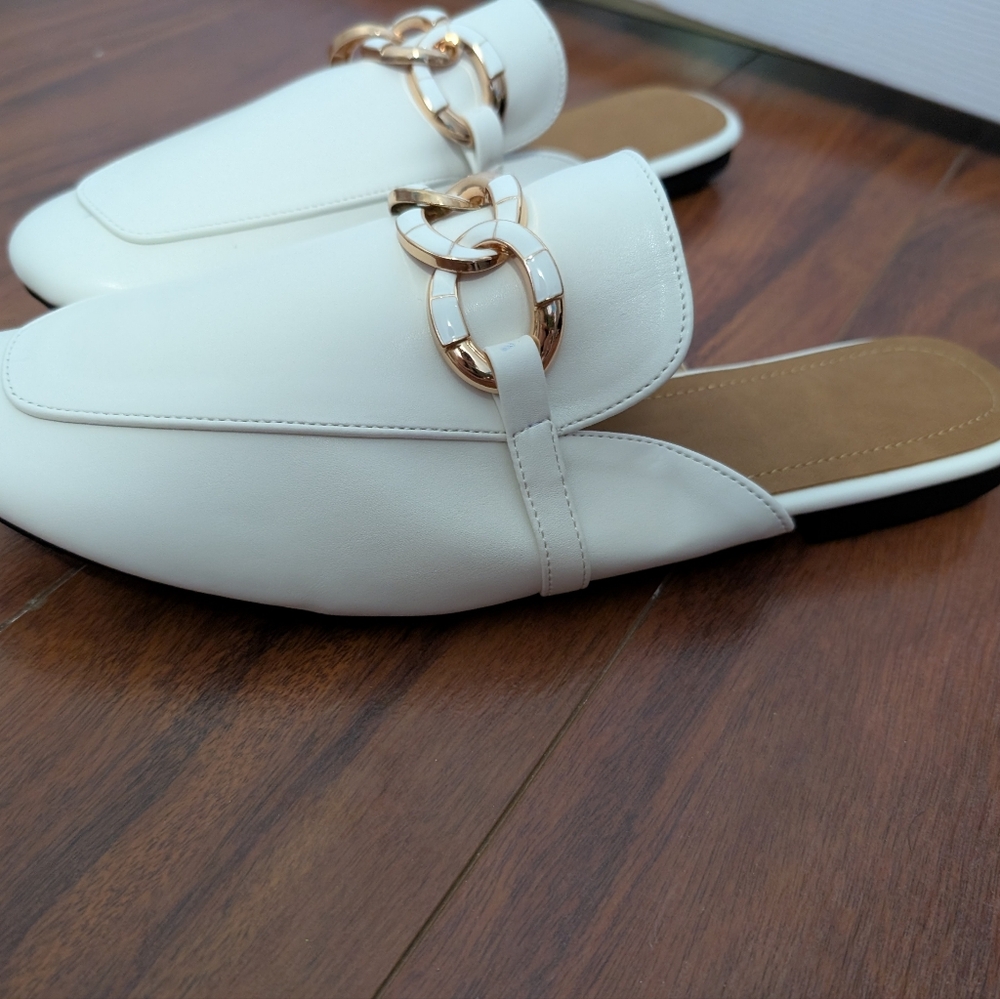 White and Gold Flats With Open Back / Slides - Picture 5 of 8